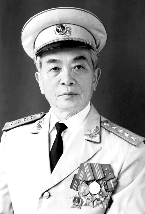 Đoàn thanh niên CSHCM APROMACO tưởng nhớ Đại tướng Võ Nguyên Giáp 
